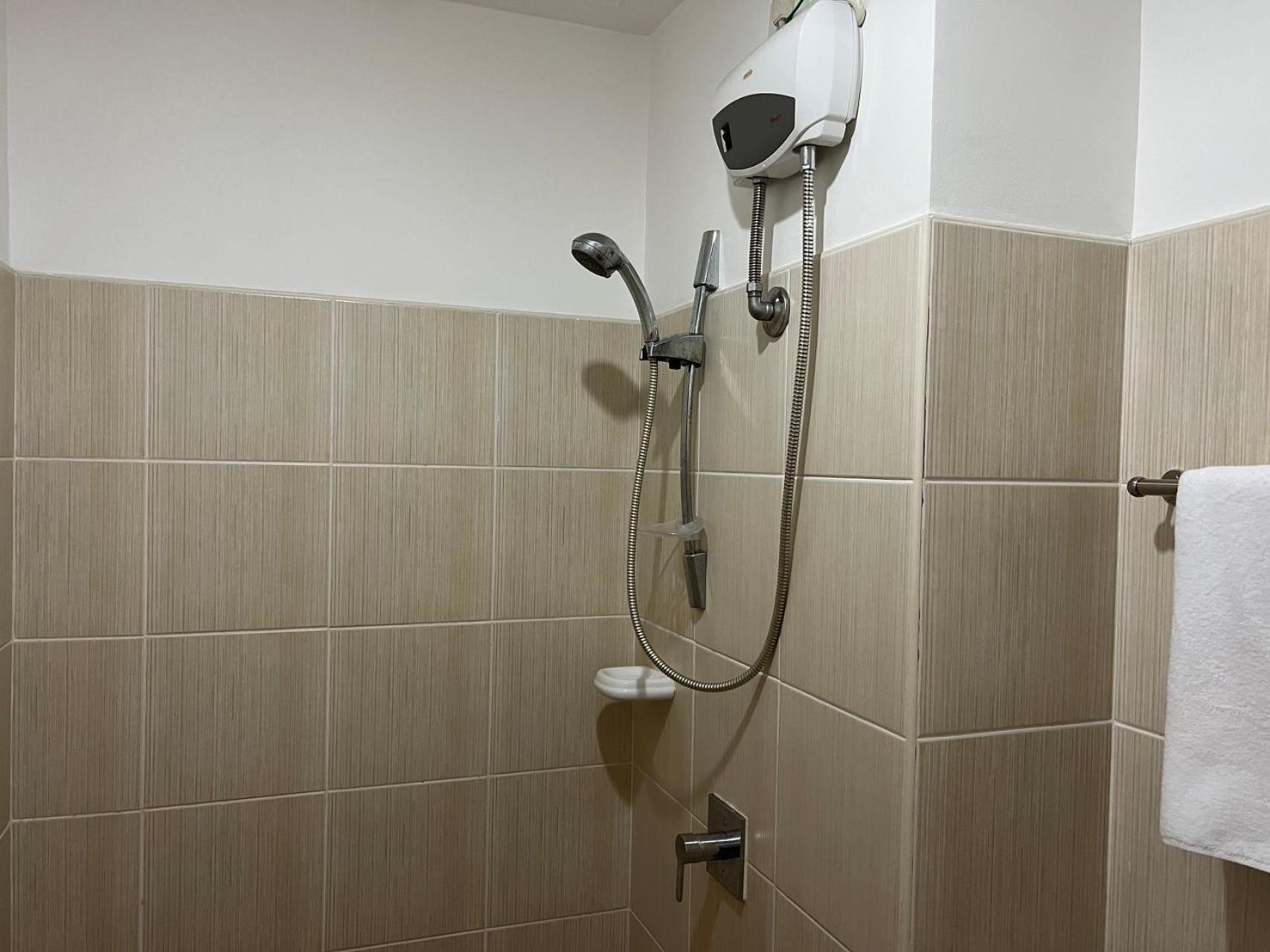 Grand Riviera Suites Manila Exterior photo
