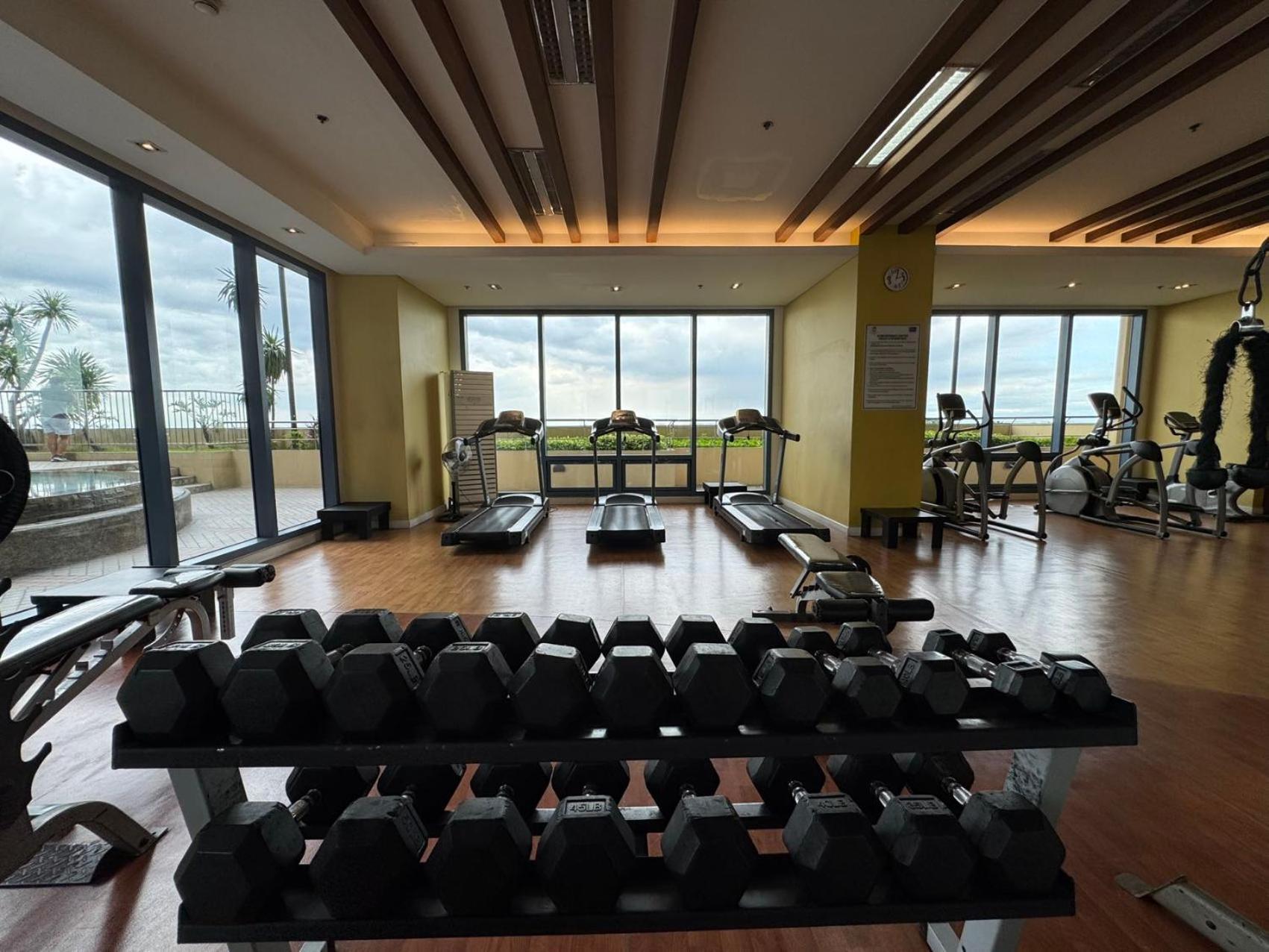 Grand Riviera Suites Manila Exterior photo